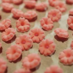 Fondant Flowers - Recipe photo by cakebrain