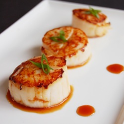 Orange Soy Glazed Scallops - Recipe photo by Syrie