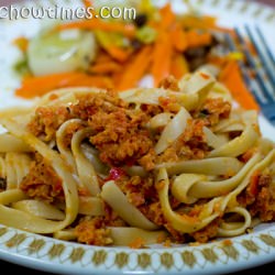 Fettuccine with Roasted Red Pepper - Recipe photo by chowtimes