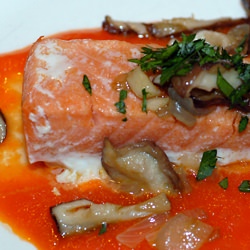 Salmon with Mushrooms and Red Peppe - Recipe photo by elanaspantry