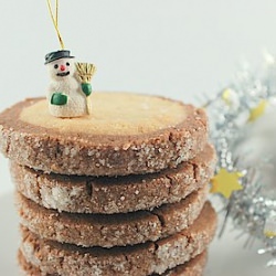 Vanilla Bean Chocolate Diamonds - Recipe photo by cakebrain