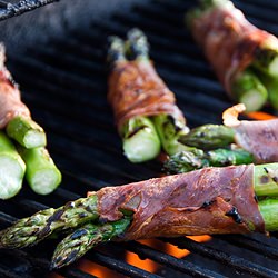 Prosciutto-Wrapped Asparagus - Recipe photo by kaweah