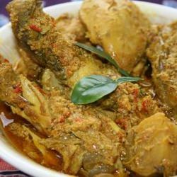 Curry Chicken with Kaffir Lime - Recipe photo by pixen