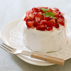 Berry Surprise Cake - Recipe photo by Piggy