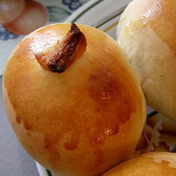 Pineapple Raisin Cream Cheese Buns - Recipe photo by toxobread