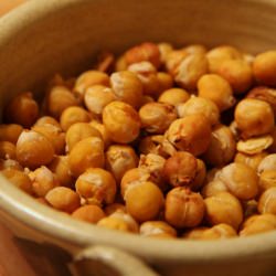 Roasted Chickpeas - Recipe photo by avecgourmandise