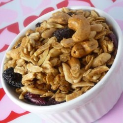 Crunchy Granola - Recipe photo by HoneyB