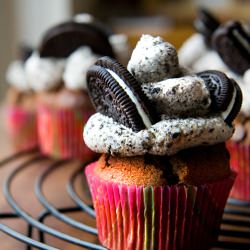 Chocolate Chip Oreo Cookie Cupcakes - Recipe photo by thegoodmoodfoodblog