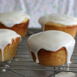 Glazed Lemon Cakes - Recipe photo by taste and tell