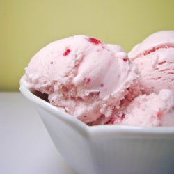 Strawberry Ice Cream - Recipe photo by cheery b
