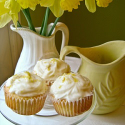 Lemon Cupcakes - Recipe photo by cheery b
