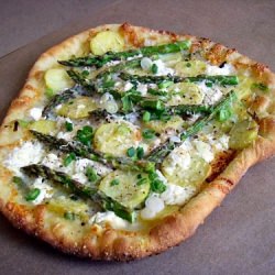 Asparagus and Goat Cheese Pizza - Recipe photo by pinkstripes