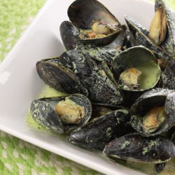 Mussels in Basil Cream Sauce - Recipe photo by ginaswwrecipes