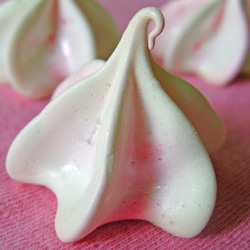 Meringue Drops - Recipe photo by cheery b