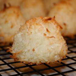 Perfect Coconut Macaroons - Recipe photo by DeelishDish