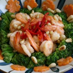 Prawns with Broccoli and Pine Nuts - Recipe photo by pixen