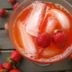 Sparkling Strawberry Lemonade - Recipe photo by oneordinaryday