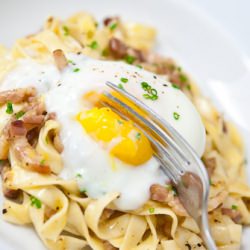Pasta Carbonara - Recipe photo by norecipes