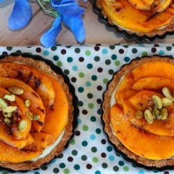 Tartlets with Grilled Peaches - Recipe photo by citronetvanille