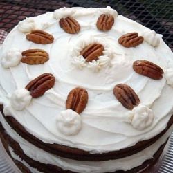 Southern Hummingbird Cake - Recipe photo by mommyskitchen