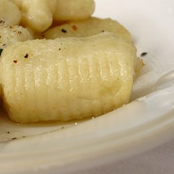 Potato Gnocchi with Sage Butter - Recipe photo by nylorij