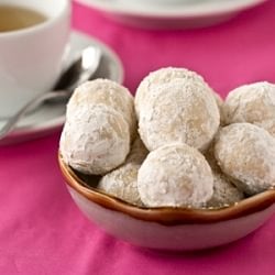 Pistachio Snowballs - Recipe photo by dandysugar
