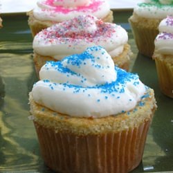 White Chocolate Cupcakes - Recipe photo by nylorij