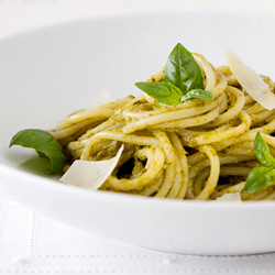 Pesto Spaghetti - Recipe photo by nicolesy