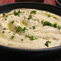 Traditional Hummus - Recipe photo by nylorij