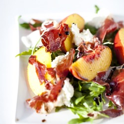Peach, Jamón ibérico & Mozzarella - Recipe photo by Chanel11