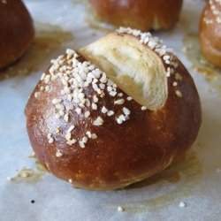 Pretzel Rolls - Recipe photo by stresscake