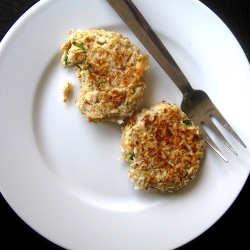 Easy Peasy Tuna Cakes - Recipe photo by missjecka