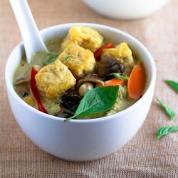 Easy Thai Green Curry - Recipe photo by veggiebelly