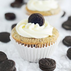 Paula Deen Cookies & Cream Cupcakes - Recipe photo by DineandDish
