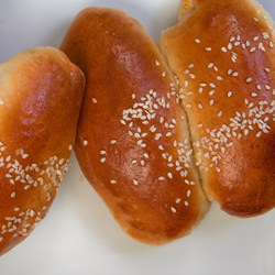 Coconut Buns - Recipe photo by junbelen