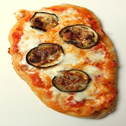 Home Made Pizza with Aubergines - Recipe photo by joudiek