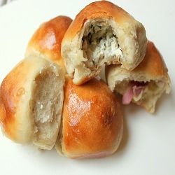 Feta and Thyme Bread Buns - Recipe photo by joudiek