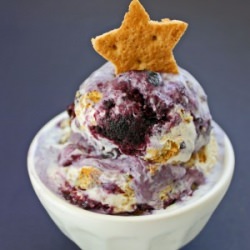 Blueberry Cream Pie - Recipe photo by grinandbakeit
