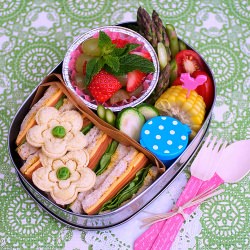 "Picnic for One" Bento - Recipe photo by bentozen