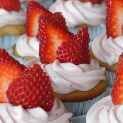 Strawberry Cupcakes - Recipe photo by megpow