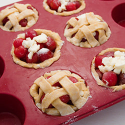 Sour Cherry Pies - Recipe photo by junbelen