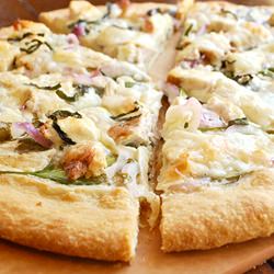 Chicken Alfredo Pizza with Spinach - Recipe photo by asweetpeachef