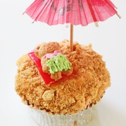 Hula Bear Cupcakes - Recipe photo by grinandbakeit