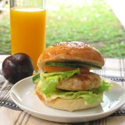 Homemade Chicken Burger - Recipe photo by nasilemaklover