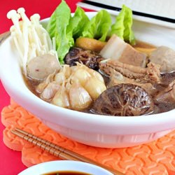 Bak Kut Teh (Pork Ribs Tea Soup) - Recipe photo by littleinbox