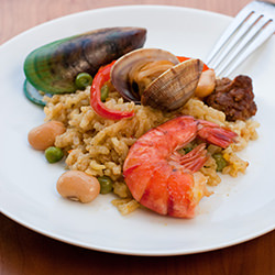 Homemade Seafood Paella - Recipe photo by junbelen