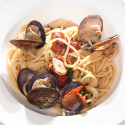 Clam Linguine - Recipe photo by momofukufor2