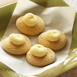 Twirly Lemon butter Cookies - Recipe photo by CookandBeMerry