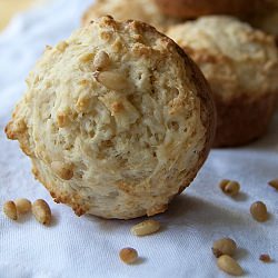 Honey Pine Nuts Muffins - Recipe photo by sarabonetti