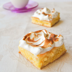 Lemon Meringue Chiffon Cakes - Recipe photo by paneburroemarmellata